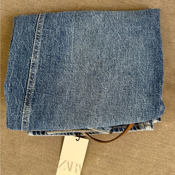 Wide Leg Jeans w/ Belt - Picture 7 of 7